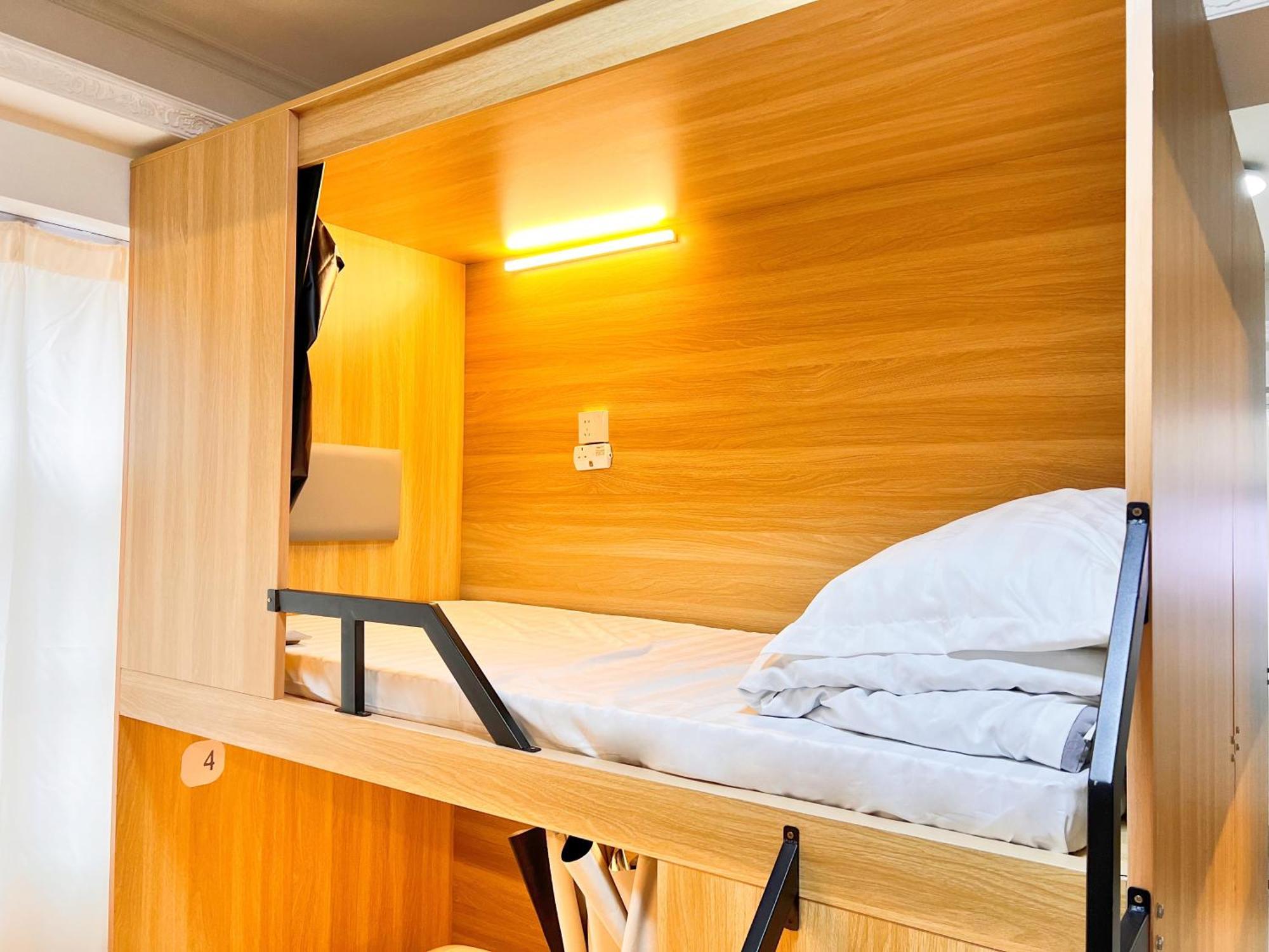 Waveflo Hostel 浪花青旅 ฮ่องกง ภายนอก รูปภาพ