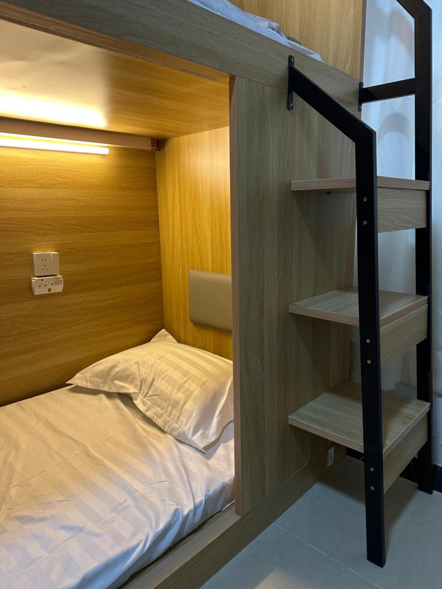 Waveflo Hostel 浪花青旅 ฮ่องกง ภายนอก รูปภาพ